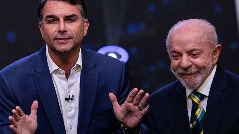 Ironia com nove dedos de Lula, que perdeu o mindinho em um acidente em uma prensa, em 1964, pegou mal entre eleitores, apontam analistas