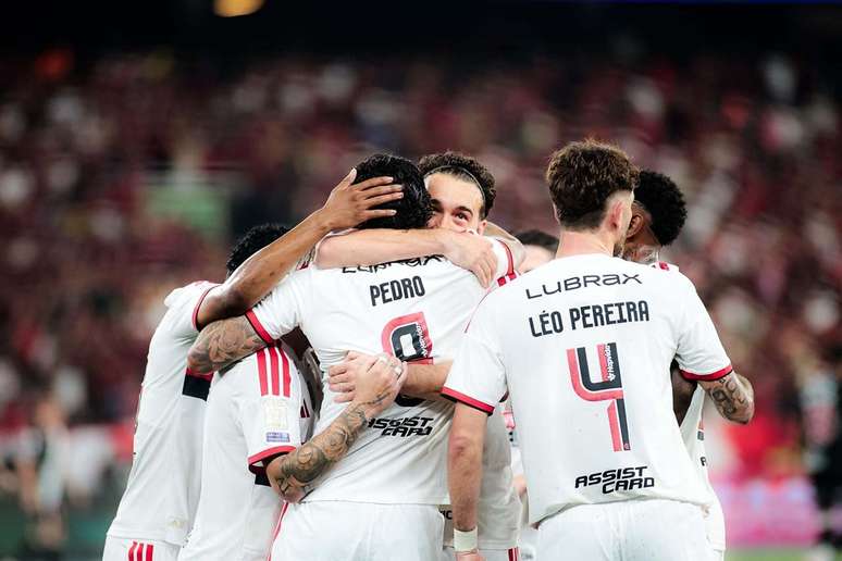 Jogadores do Flamengo celebram o primeiro&nbsp; gol de Pedro&nbsp; no cl&aacute;ssico com o Vasco.&nbsp;