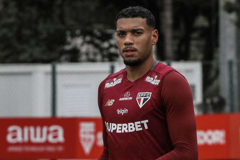 Jogador voltou aos gramados e n&atilde;o teve incapacidade reconhecida &ndash;