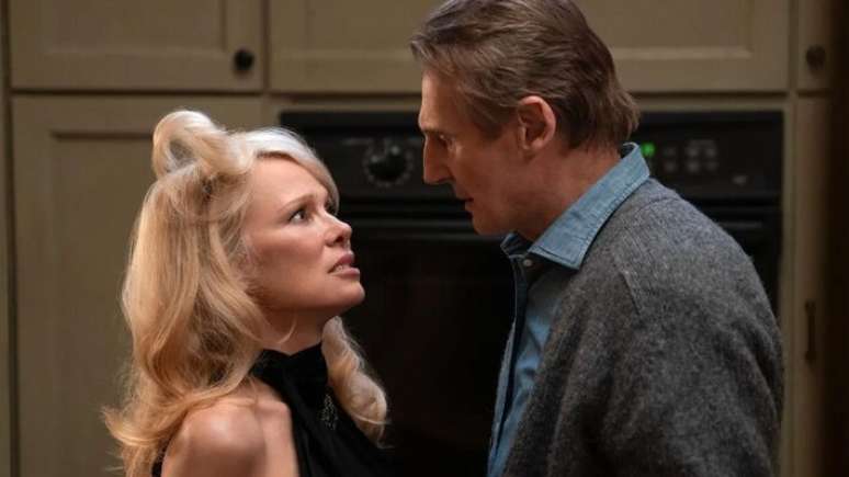 Pamela Anderson e Liam Neeson protagonizam filme mais recente da franquia 'Corra que a Pol&iacute;cia Vem A&iacute;!'