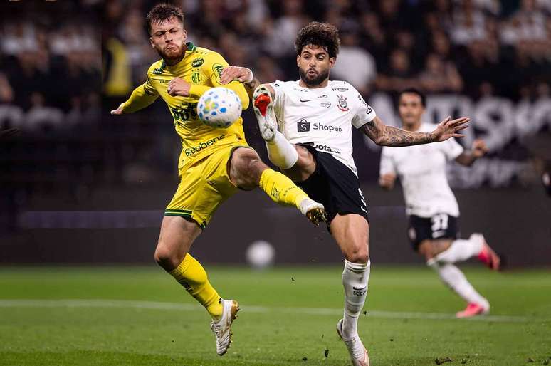 Corinthians lutou muito do ataque &agrave; t&atilde;o elogiada defesa &ndash;