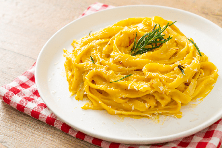 Macarr&atilde;o com creme de ab&oacute;bora 