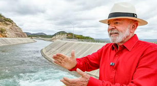Lula alfineta governo anterior e diz: "Não se pode votar em qualquer tranqueira"