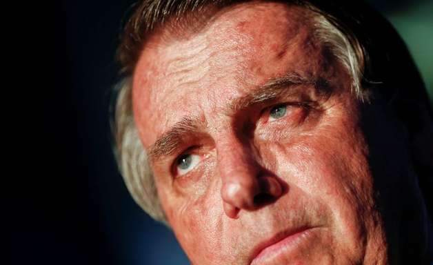 Bolsonaro diz que parte do STF "quer a volta da corrupção"