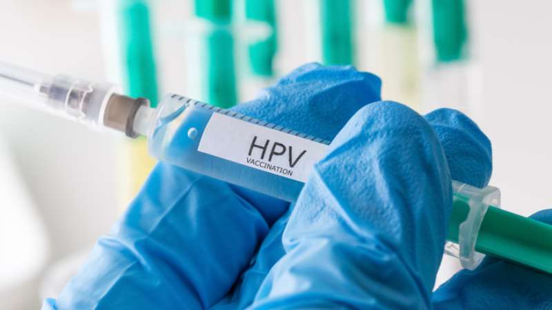 Resultado de imagem para Mais da metade dos brasileiros pode ter HPV