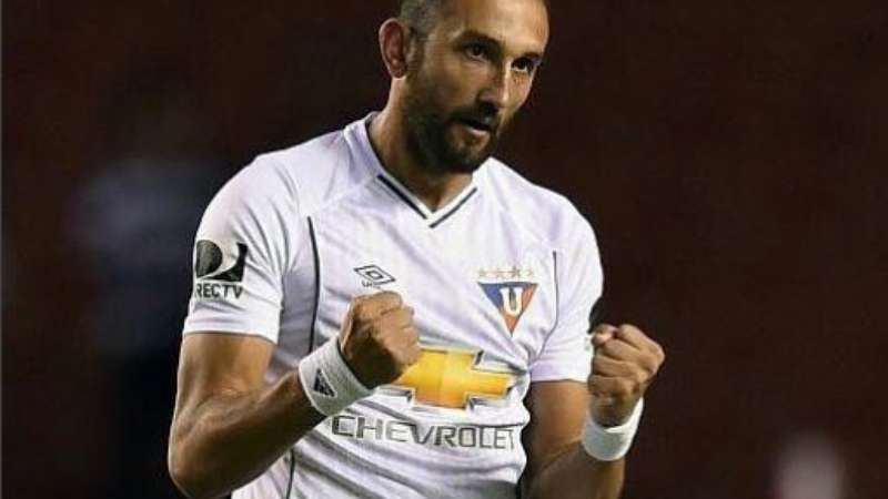 Santos faz proposta para ter Hernán Barcos depois da Copa