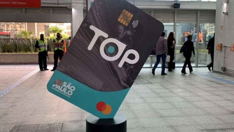 Cartão de transporte Bom vira Top em SP, com opção de crédito e débito Cartão de transporte Bom vira Top em SP, com opção de crédito e débito