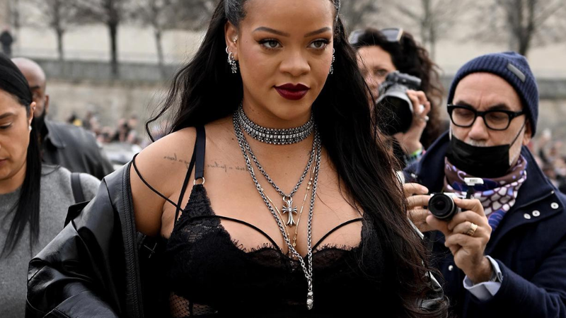 Da barriga escondida à Rihanna: a evolução da moda gestante - ELLE Brasil