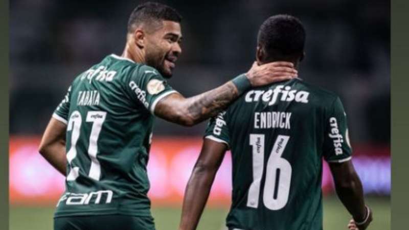 Endrick ganha elogios e incentivo de companheiros após estreia pelo Palmeiras