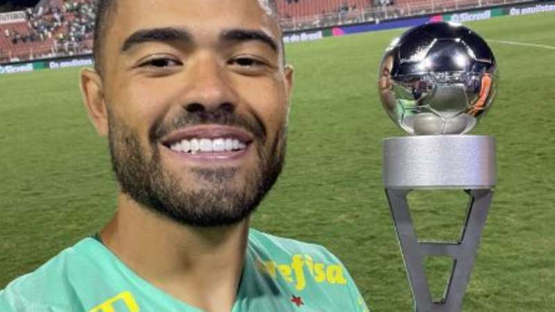 Como Bruno Tabata superou jovens e ganhou espaço como titular no Palmeiras