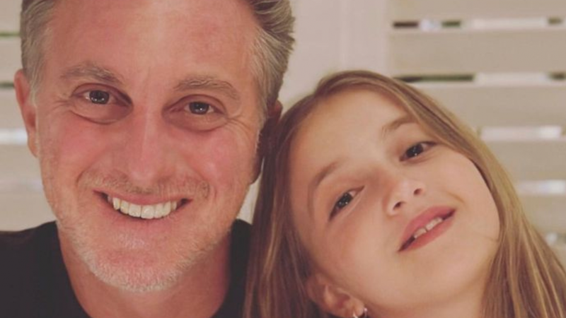 Filha de Luciano Huck e Angélica, Eva faz dancinha e detalhe polêmico rouba  a cena: 'Noção passou longe