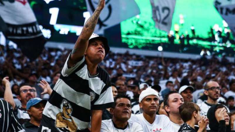 STJD pune Corinthians com perda de mando de campo por gritos homofóbicos da  torcida no Majestoso - Lance!