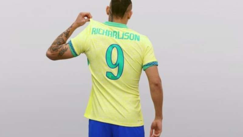 Nova Camisa Brasil 1 Amarela Richarlison 9 Torcedor 2022 / 2023