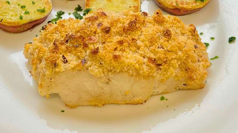 Filé de peixe com crosta de castanhas: prato gourmet fácil