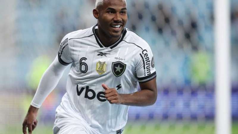 Corinthians busca lateral-esquerdo Cuiabano; Nottingham Forest define posição sobre empréstimo