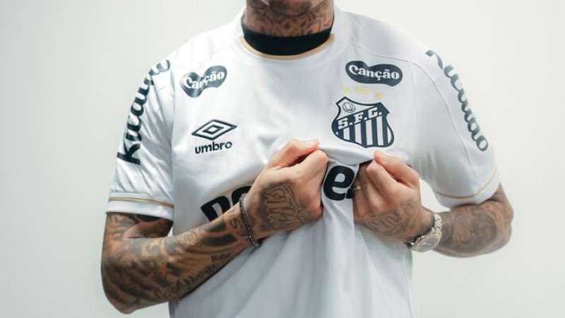 Adidas surpreende e vai patrocinar mais um gigante do futebol brasileiro 1 Santos oficializa a contratação de Everton Cebolinha: 'Rápido, decisivo e multicampeão'