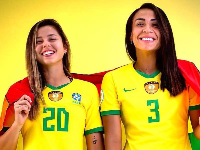 Jogadoras da Seleção Brasileira mandam mensagens para menina