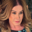 Zilu rebate seguidor que criticou romance com 'coroa pé na cova'
