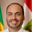 Carlos Bolsonaro recebe do PL metade do valor repassado a Carol de Toni