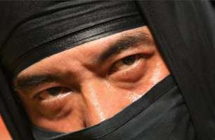 Polícia do Japão prende ladrão ninja de 74 anos