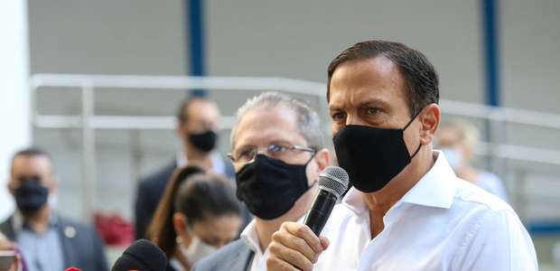 Doria decide incluir PF em SP na vacinação contra covid-19
