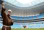 A Arena do Gr&ecirc;mio est&aacute; pronta e, agora, aben&ccedil;oada: nesta sexta-feira, o Frei Luciano Bruxels compareceu ao local para ritual com &aacute;gua benta e terra santa