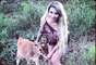 Sabrina Boing Boing foi fotografada com&nbsp;um bezerro e postou as imagens em sua rede social. Nas legendas, ela escreveu: "teste feito com mam&iacute;feros, at&eacute; agora todos querem mamar. Louca n&atilde;o! Apenas feliz, aprendendo a aproveitar o que a vida tem de simples e bom. Amo os animais".