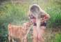 Sabrina Boing Boing foi fotografada com&nbsp;um bezerro e postou as imagens em sua rede social. Nas legendas, ela escreveu: "teste feito com mam&iacute;feros, at&eacute; agora todos querem mamar. Louca n&atilde;o! Apenas feliz, aprendendo a aproveitar o que a vida tem de simples e bom. Amo os animais".
