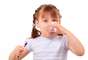 É importante reter o flúor na saliva para agir nos dentes que não foram higienizados corretamente, e isso só ocorre quando a boca não é enxaguada várias vezes