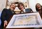 Oito reitores entregaram os certificados dos t&iacute;tulos de doutor honoris causa a Lula e o vice-presidente argentino, Amado Boudou, homenageou o petista com a Men&ccedil;&atilde;o Honrosa Domingo Faustino Sarmiento