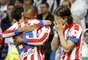 Miranda &eacute; felicitado e Filipe Lu&iacute;s se emociona com o gol do zagueiro, que rendeu ao Atl&eacute;tico de Madrid a vit&oacute;ria sobre o Real Madrid e o t&iacute;tulo da Copa do Rei