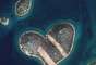 Foto mostra Galenjak - a "ilha do amor" -, na Cro&aacute;cia. A empresa DigitalGlobe, que trabalha com imagens de sat&eacute;lite, faz um concurso para escolher a melhor foto do ano feita do espa&ccedil;o. Para votar, &eacute; s&oacute; ir na
