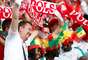 Torcedores da Polônia e de Senegal juntos na arena Spartak, em Moscou