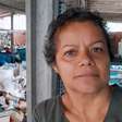 Mulher recebe cobrança enquanto socorre vítimas em Porto Alegre