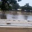 Rio Tietê transborda após fortes chuvas em São Paulo