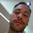 Neymar mostra noite de brincadeiras com as filhas e flagra as meninas aprontando