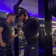 Homem quebra as duas pernas durante agachamento com 140kg em academia