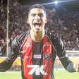 'A gente merece': Renê faz desabafo após classificação do Vitória