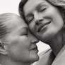 Gisele Bündchen e dona Vânia Nonnenmacher em foto da 'Vogue', por Zee Nunes Foto: Reprodução
