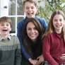 Kate Middleton divulgou foto 'manipulada' com os filhos neste domingo, 10 Foto: Reprodução/X