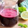 Suco de beterraba com gengibre Foto: Madeleine Steinbach | Shutterstock / Portal EdiCase