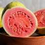 A goiaba é rica em vitaminas e nutrientes essenciais Foto: Muklis_7 | Shutterstock / Portal EdiCase