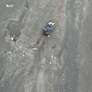 Drone flagra brasileira que caiu em trilha na Indonésia Foto: Reprodução / Perfil Brasil