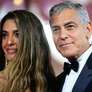 O ator George Clooney e sua esposa, Amal Clooney, receberam a nacionalidade francesa (imagem de arquivo, em agosto de 2025). Foto: © Tiziana FABI / AFP / RFI