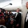 Donald Trump falou a repórteres a bordo do Air Force One, em deslocamento entre Washington e a Flórida. Foto: REUTERS - Nathan Howard / RFI