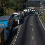 Fila de caminhões em rodovia do Brasil durante a greve de 2018 Foto: Getty Images / BBC News Brasil