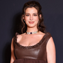 Sinto muito, New Balance, mas estes novos tênis Adidas Samba na cor 'renda de chocolate' são os mais românticos e elegantes, que rejuvenesceram até os pés da minha prima grávida. Foto: Getty Images, Marc Piasecki / Purepeople