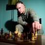 Atacante afirmou que cuidar da casa é responsabilidade de todos os membros da família - Foto: Jonathan Turton / Divulgação / Total Chess / Jogada10