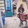 Mulher fingia colocar produtos no carrinho Foto: Reprodução/Redes sociais