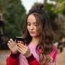 As pessoas que mantêm o celular sempre no modo silencioso têm algo importante em comum, segundo a psicologia. Foto: Divulgação, Netflix / Purepeople